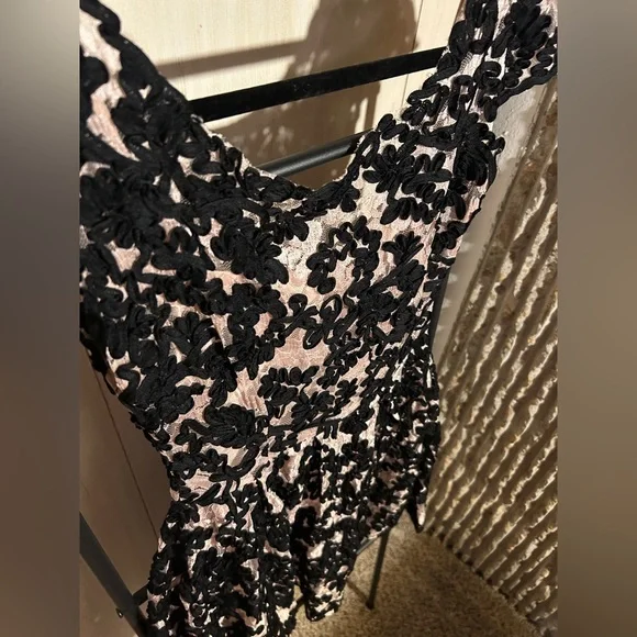 Yoana Baraschi Anthropologie Sheer Jardim Lace Dress Black Women’s Sz 4 - Picture 3 of 10